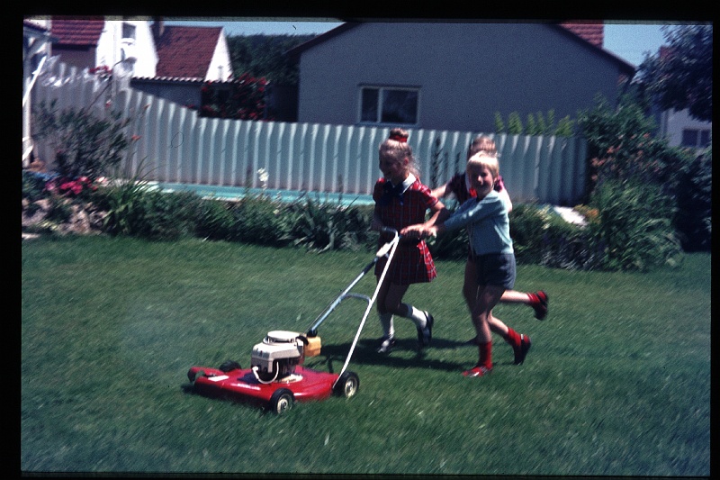 19.Regensburg jul 1971 Brigitte,Marion,Peter.JPG